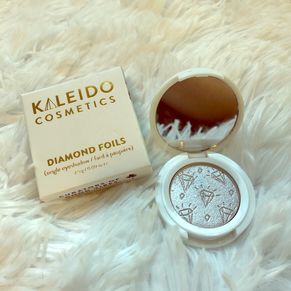 Single eyeshadow